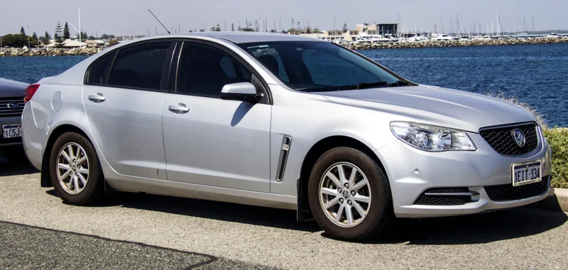 Holden Commodore VF, pohled zepředu