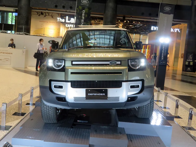 Land Rover Defender 110 (L663), pohled zepředu