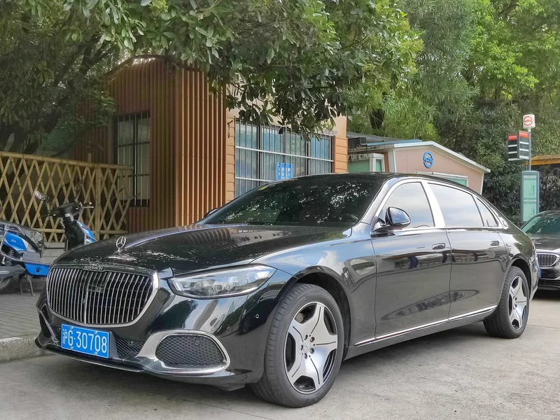 Mercedes-Maybach S-Class (Z223), pohled zepředu