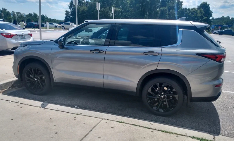 Mitsubishi Outlander, pohled zepředu
