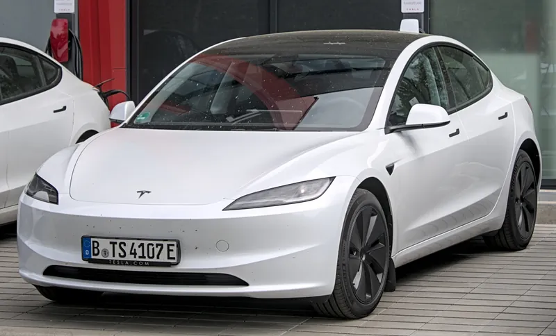 Tesla Model 3, pohled zepředu